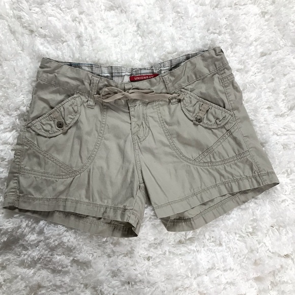 UNIONBAY Pants - Jr’s Tan Drawstring Union Bay Shorts Size 3. EUC